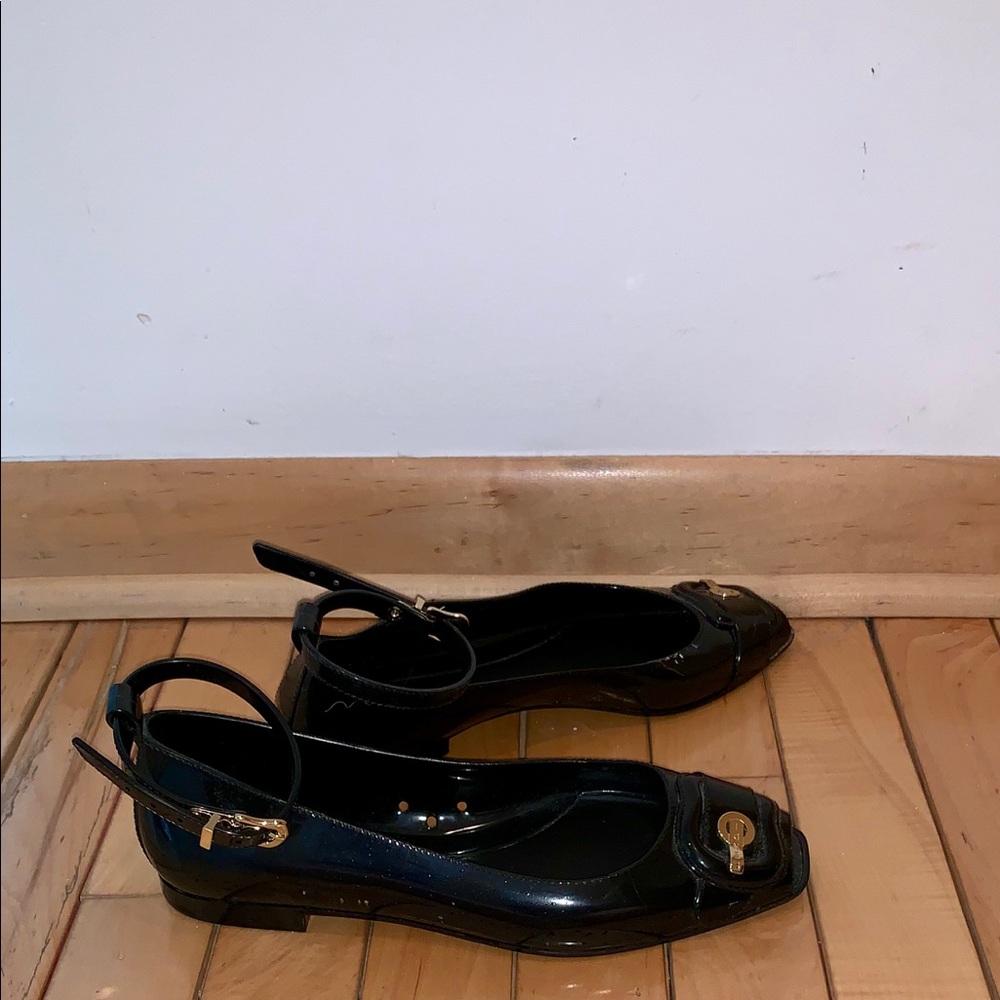 Like new Fendi logo sandals, size 38.